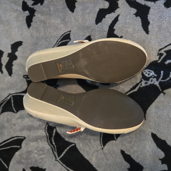 B.A.I.T Rayne pinup retro rockabilly wedges heels 11 cream - Picture 2 of 4